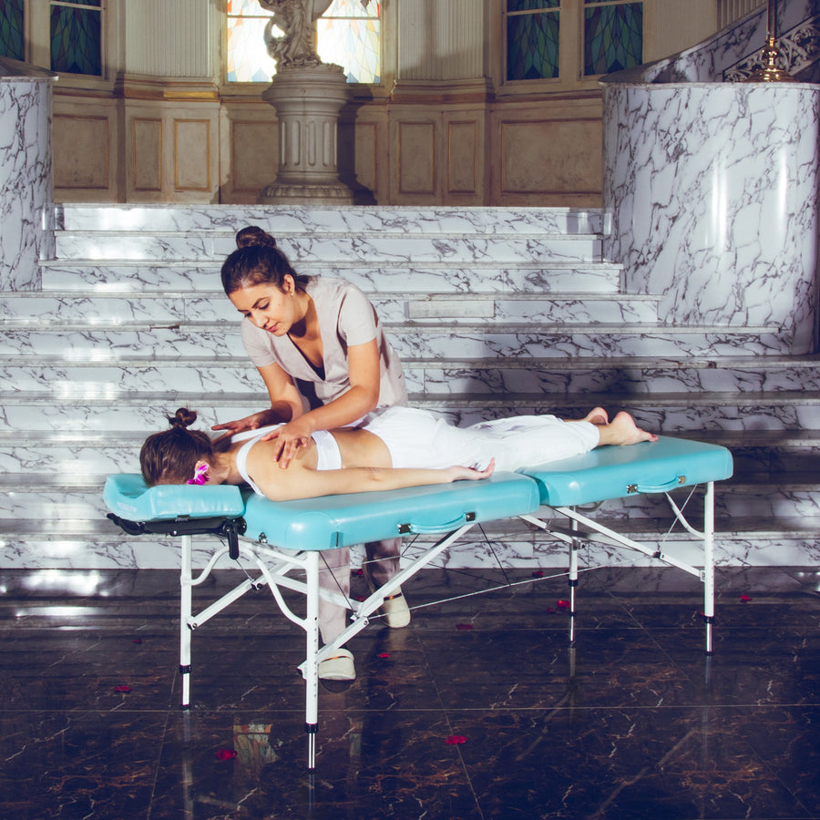Massageliege Massagebank Massagebett Massagetisch Massageliege Klappbar Mobile Massageliege Therapieliege Behandlungsliege Kofferliege Behandlungsbank tragbare Massageliege Massageliegen für Hausbesuch Massagebank höhenverstellbar Kosmetikliege Professionelle Massageliege Koffermassagebank Klappliege Pflegeliege Tattooliege Untersuchungsliege Verstellbare Rückenlehne Salonliege Wimpernverlängerung Spa Liege Ultraleicht Portabel Leicht